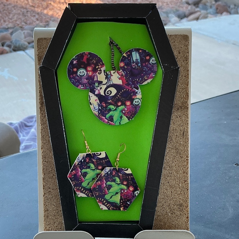 Oogie boogie necklace and earrings set